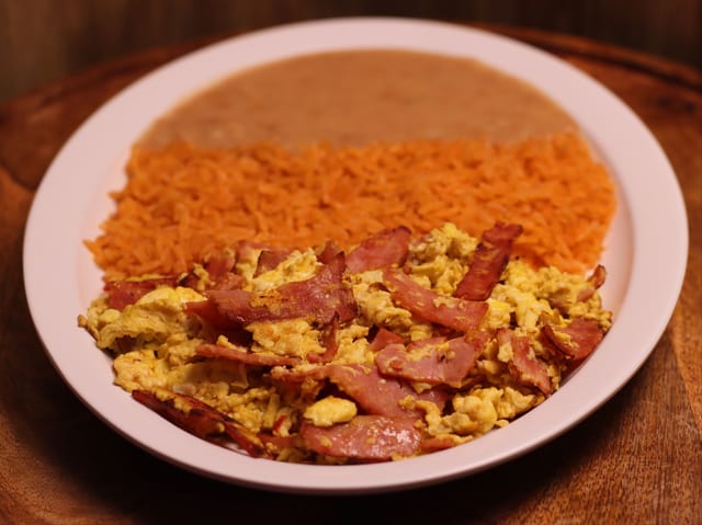 Huevos con Jamón.