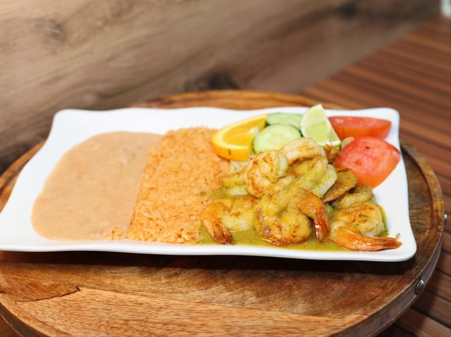 Camarones en Salsa Verde.