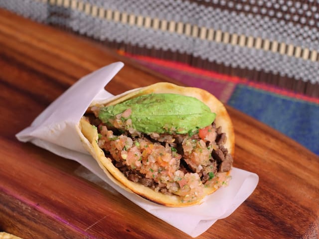Super Taco a Mano.