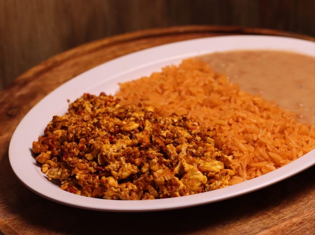 Huevos con Chorizo.