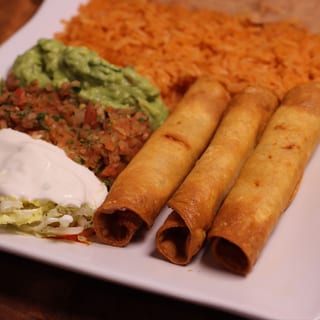 FLAUTAS PLATE